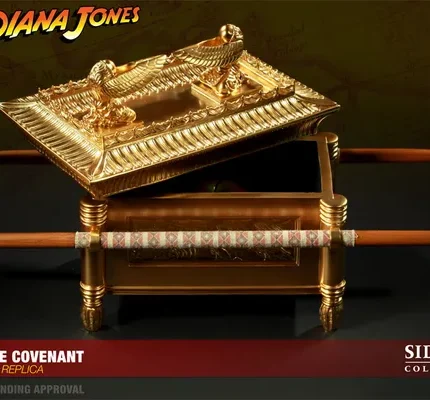 Indiana Jones Raiders of The Lost Ark 1:4 Replica Ark of The Covenant